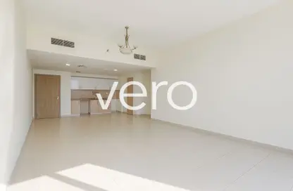 شقة - غرفة نوم - 2 حمامات للايجار في الخزامى 1 - حدائق الإمارات 1 - قرية الجميرا سركل - دبي