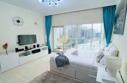 Apartment - Studio - 1 Bathroom for rent in Burj Al Nujoom - Downtown Dubai - Dubai