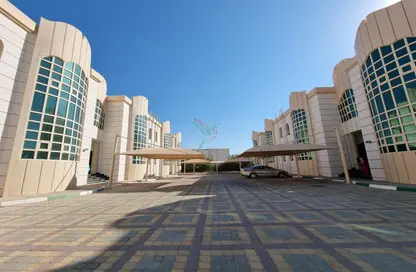 Villa - 5 Bedrooms - 6 Bathrooms for rent in Al Mnaizlah - Falaj Hazzaa - Al Ain