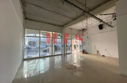 متجر - استوديو - 1 حمام للايجار في L13 - طراز يوناني - المدينة الدولية - دبي