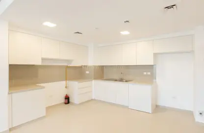 Apartment - 2 Bedrooms - 2 Bathrooms for sale in Zahra Apartments 2A - Zahra Apartments - Town Square - Dubai