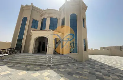 فيلا - 5 غرف نوم - 7 حمامات للايجار في الرفاع - رأس الخيمة