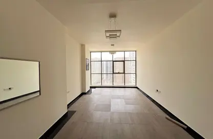 شقة - 3 غرف نوم - 3 حمامات للايجار في برج الممزر - الممزر - الشارقة - الشارقة