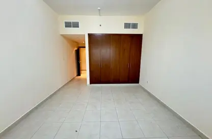 Apartment - 3 Bedrooms - 5 Bathrooms for rent in Al Mamzar - Al Mamzar - Sharjah - Sharjah