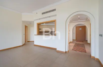 Apartment - 2 Bedrooms - 3 Bathrooms for rent in Palm Jumeirah - Dubai