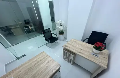 Office Space - Studio - 1 Bathroom for rent in Red Avenue - Al Garhoud - Dubai