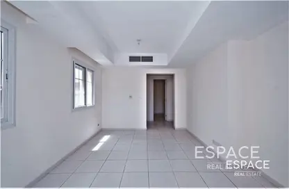 فيلا - 2 غرف نوم - 2 حمامات للايجار في الينابيع 4 - الينابيع - دبي