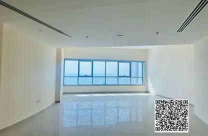 Apartment - 3 Bedrooms - 4 Bathrooms for rent in Corniche Tower - Ajman Corniche Road - Ajman