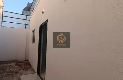 Apartment - Studio - 1 Bathroom for rent in Mohamed Bin Zayed Centre - Mohamed Bin Zayed City - Abu Dhabi