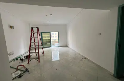 Apartment - 3 Bedrooms - 3 Bathrooms for rent in Al Khan - Sharjah