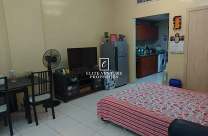 Apartment - Studio - 1 Bathroom for sale in EMR 05 - Emirates Cluster - International City - Dubai