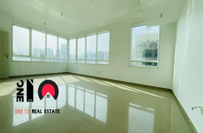 Empty Room image for: Apartment - 3 Bedrooms - 4 Bathrooms for rent in Khalifa Residential Complex A - Tourist Club Area - Abu Dhabi, Image 1