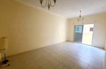 Apartment - 1 Bedroom - 2 Bathrooms for rent in Hajar Building - Muwaileh Commercial - Sharjah