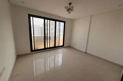 شقة - غرفة نوم - 2 حمامات للايجار في الثاني مويلح - تجارية مويلح - الشارقة