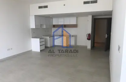صورة لـ مطبخ شقة - 2 غرف نوم - 3 حمامات للبيع في ذا بردجز - شمس أبوظبي - جزيرة الريم - أبوظبي ، صورة رقم 1