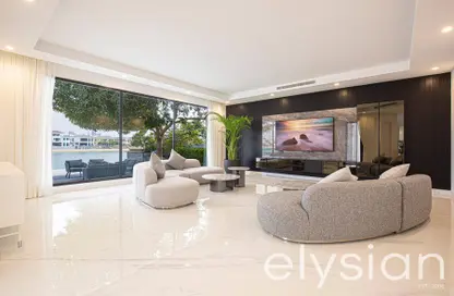 Living Room image for: Villa - 7 Bedrooms for rent in Signature Villas Frond L - Signature Villas - Palm Jumeirah - Dubai, Image 1