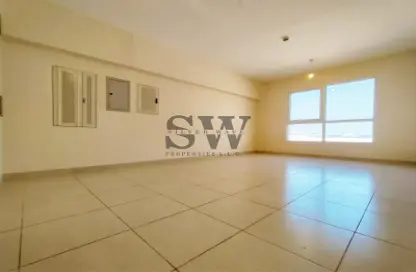 Empty Room image for: Apartment - 1 Bathroom for rent in Rawdhat - Airport Road - Abu Dhabi, Image 1