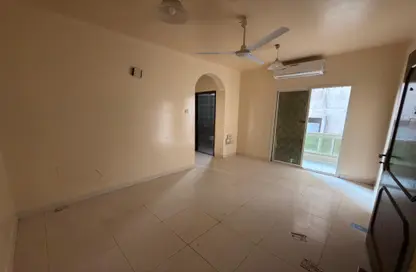شقة - 1 حمام للايجار في مساكن كورنيش عجمان - طريق كورنيش عجمان - عجمان