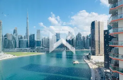 مكتب - استوديو - 1 حمام للايجار في برج الأعمال - الخليج التجاري - دبي