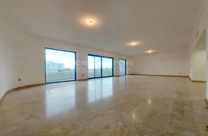 Apartment - 3 Bedrooms - 3 Bathrooms for rent in Al Shaheen Tower - Al Khalidiya - Abu Dhabi