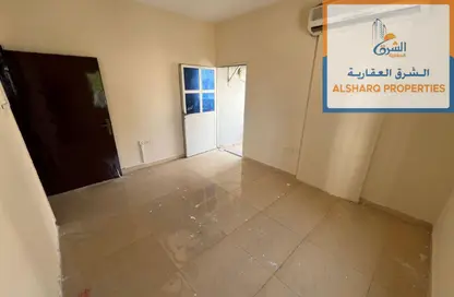 شقة - 6 غرف نوم - 2 حمامات للايجار في برج الكورنيش - طريق كورنيش عجمان - عجمان