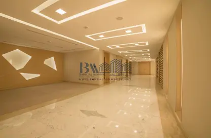 Office Space - Studio - 1 Bathroom for rent in Al Jazeira Road - Al Muraqqabat - Deira - Dubai