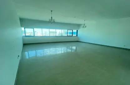 Apartment - 3 Bedrooms - 3 Bathrooms for rent in Al Mamzar Tower - Al Mamzar - Sharjah - Sharjah
