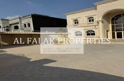 Villa - 5 Bedrooms - 6 Bathrooms for rent in Madinat Al Riyad - Abu Dhabi