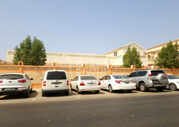 16BR COMMERCIAL VILLA with 10 Car parking