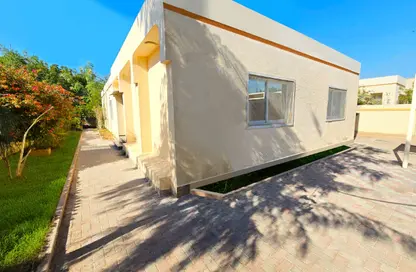 Villa - 3 Bedrooms - 3 Bathrooms for rent in Jumeirah 3 - Jumeirah - Dubai