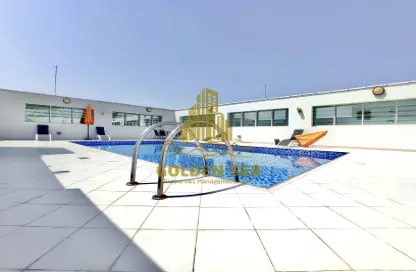 Pool image for: Apartment - 2 Bedrooms - 3 Bathrooms for rent in Al Dana - Al Raha Beach - Abu Dhabi, Image 1