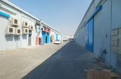 Warehouse - Studio for rent in Al Quoz - Dubai