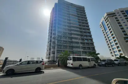 Apartment - 2 Bedrooms - 3 Bathrooms for sale in UniEstate Sports Tower - Dubai Sports City - Dubai