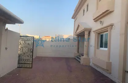 Villa - 4 Bedrooms - 5 Bathrooms for rent in Manazil Al Mankhool 01 - Mankhool - Bur Dubai - Dubai