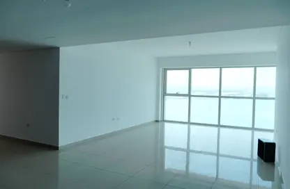 Apartment - 3 Bedrooms - 4 Bathrooms for rent in RAK Tower - Marina Square - Al Reem Island - Abu Dhabi