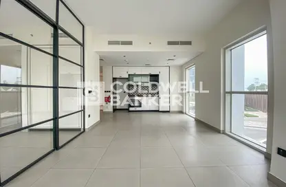 شقة - 2 غرف نوم - 1 حمام للايجار في جولف فيل بلوك أ - جولف فل - دبي هيلز استيت - دبي