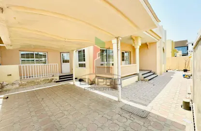 Villa - Studio - 3 Bathrooms for rent in Jumeirah 1 Villas - Jumeirah 1 - Jumeirah - Dubai