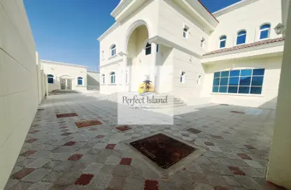 Outdoor House image for: Villa - 6 Bedrooms for rent in Shakhbout City - Abu Dhabi, Image 1