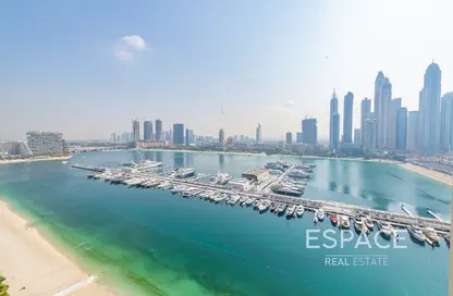Apartment - 2 Bedrooms - 3 Bathrooms for sale in Marina Vista - EMAAR Beachfront - Dubai Harbour - Dubai