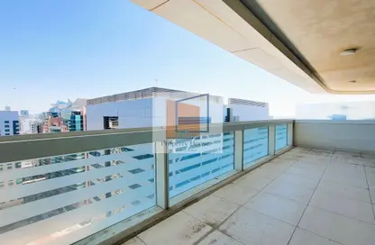 Balcony image for: Apartment - 1 Bedroom - 2 Bathrooms for rent in Al Ain Tower - Khalidiya Street - Al Khalidiya - Abu Dhabi, Image 1