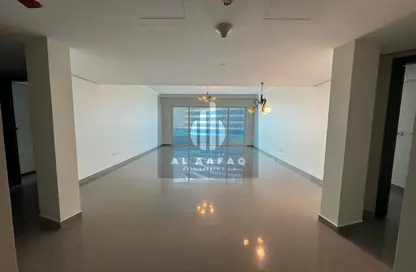 Apartment - 2 Bedrooms - 3 Bathrooms for rent in Blue Tower - Al Majaz 3 - Al Majaz - Sharjah
