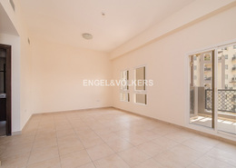 Covered Terrace | Corner Unit | Closed Kitchen
