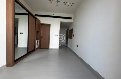 شقة - 1 حمام للايجار في بنغاطي هاوس - الضاحية 10 - قرية جميرا الدائرية - دبي شقة - 1 حمام للايجار في بنغاطي هاوس - الضاحية 10 - قرية جميرا الدائرية - دبي