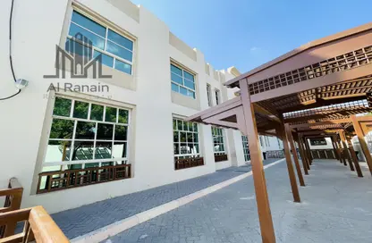 شقة - 2 غرف نوم - 3 حمامات للايجار في الروضة الشرقية - العين