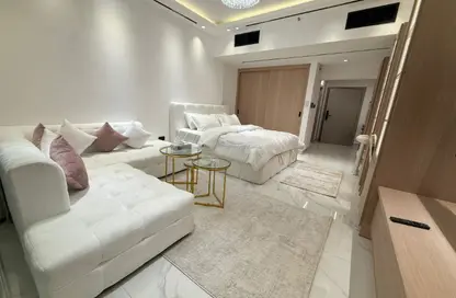 Apartment - Studio - 1 Bathroom for rent in Burj Al Nujoom - Downtown Dubai - Dubai