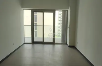 Empty Room image for: Apartment - 1 Bedroom - 2 Bathrooms for rent in The Onyx Tower 2 - The Onyx Towers - Greens - Dubai, Image 1