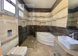عمارة بالكامل - 8 حمامات للبيع في شارع المطار - أبوظبي