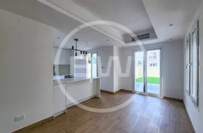 فيلا - 2 غرف نوم - 3 حمامات للايجار في الينابيع 4 - الينابيع - دبي