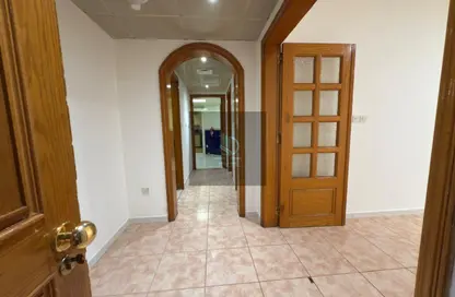 Apartment - 2 Bedrooms - 2 Bathrooms for rent in Tourist Club Area - Abu Dhabi