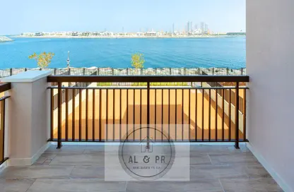 Terrace image for: Villa - 4 Bedrooms - 5 Bathrooms for rent in Sur La Mer - La Mer - Jumeirah - Dubai, Image 1